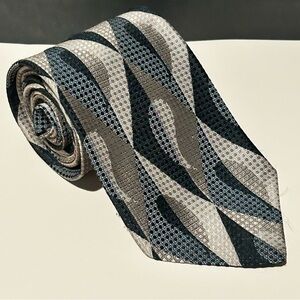 Towncraft Black and Gray Geometric 57” Men’s Tie